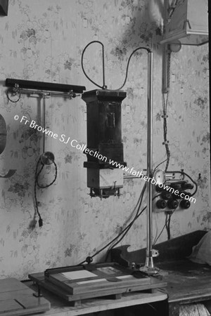 COPY NEGS CHANGING BOX ENLARGING & COPYING APPARATUS in darkroom